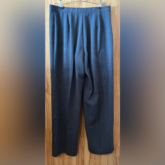 Briggs New York Trousers **Final Price Unless Bundled with 2+ Items** - Picture 2 of 5